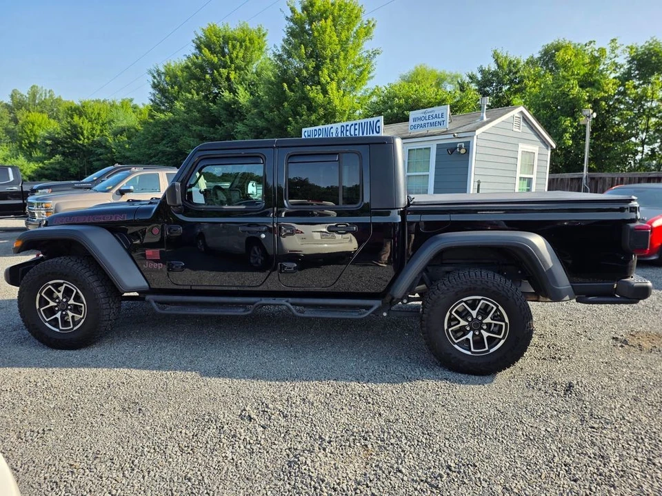 2025 Jeep JT Gladiator - Image 5 of 31