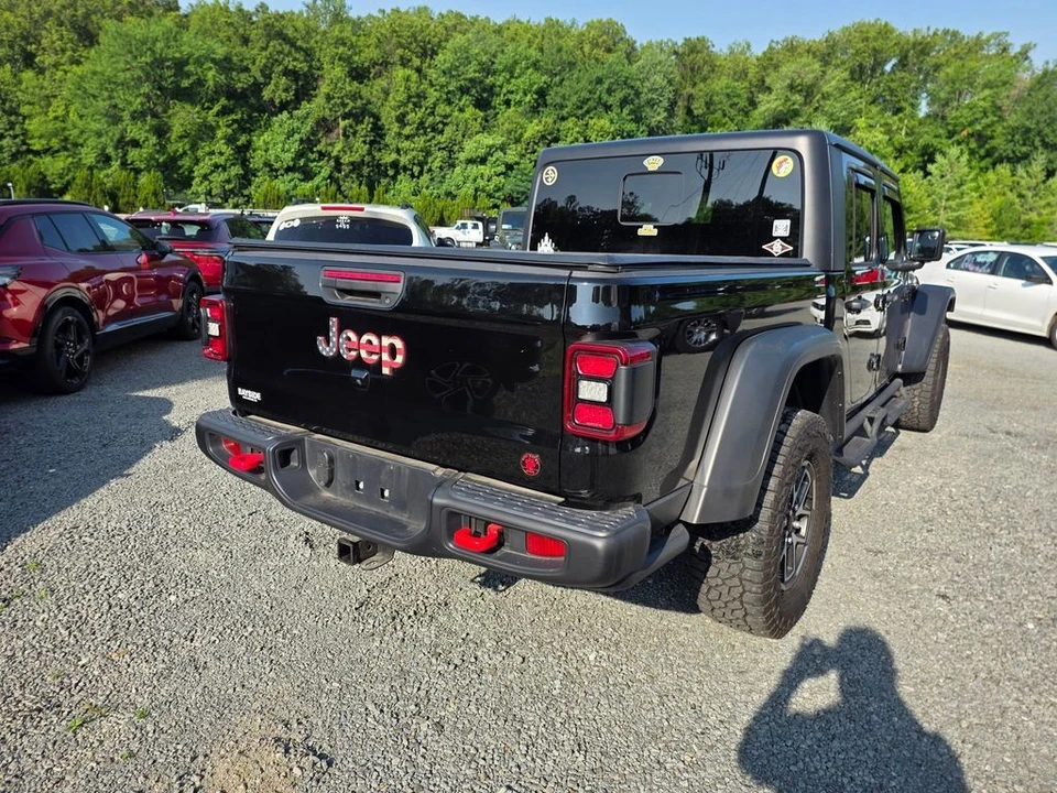 2025 Jeep JT Gladiator - Image 8 of 31