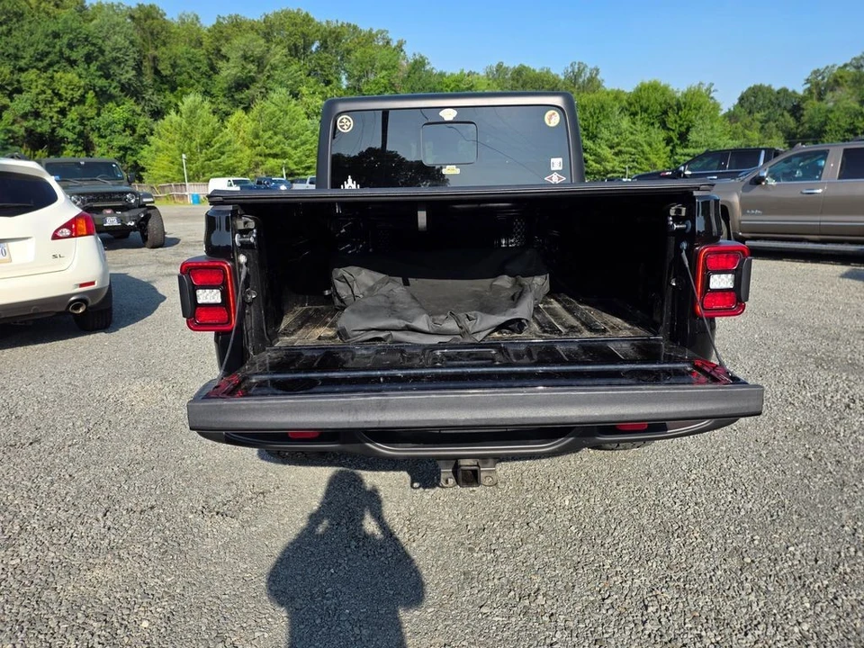 2025 Jeep JT Gladiator - Image 15 of 31