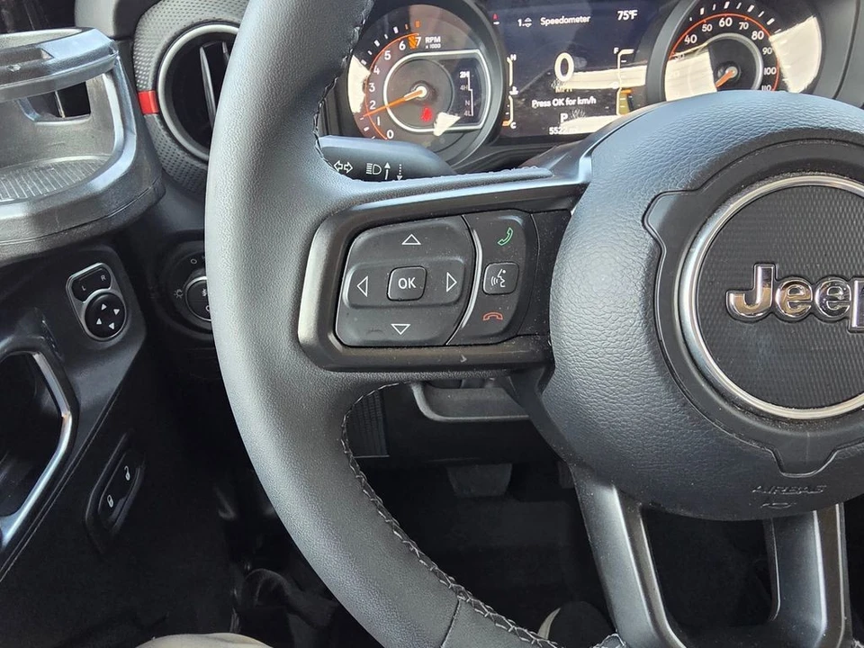 2025 Jeep JT Gladiator - Image 21 of 31