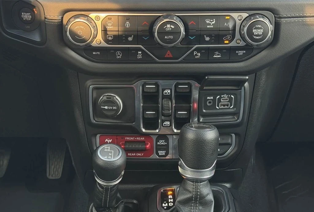 2025 Jeep JT Gladiator - Image 21 of 29