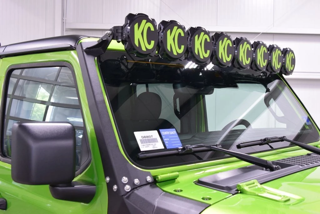 2025 Jeep JT Gladiator - Image 18 of 31