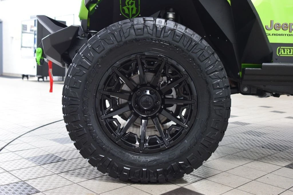 2025 Jeep JT Gladiator - Image 30 of 31