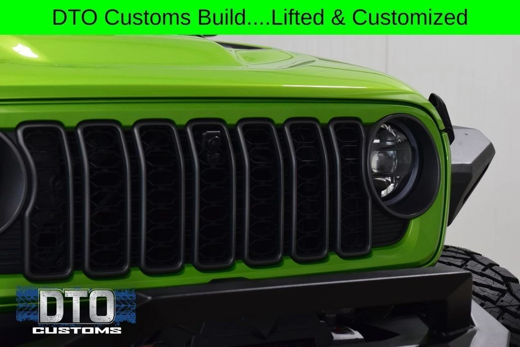 2025 Jeep JT Gladiator - Image 9 of 31
