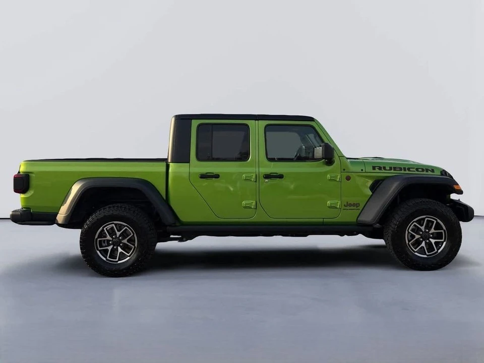 2025 Jeep JT Gladiator - Image 9 of 29