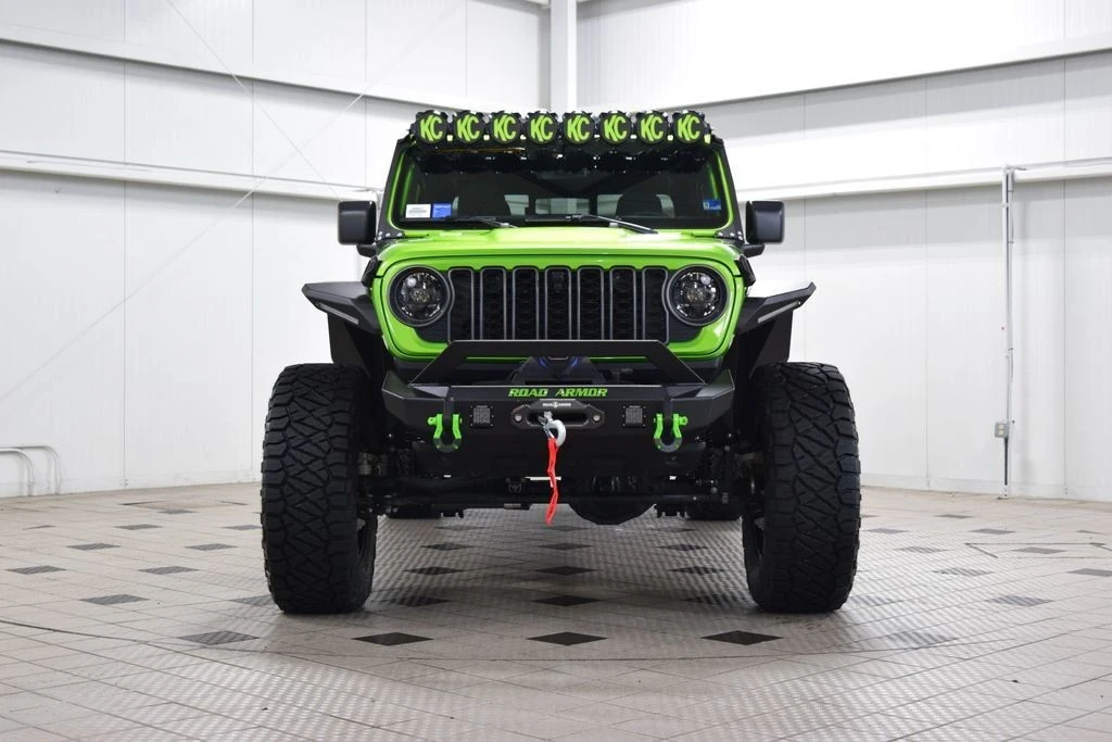 2025 Jeep JT Gladiator - Image 2 of 31