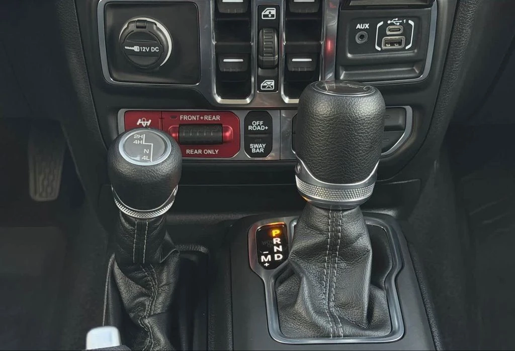2025 Jeep JT Gladiator - Image 28 of 29