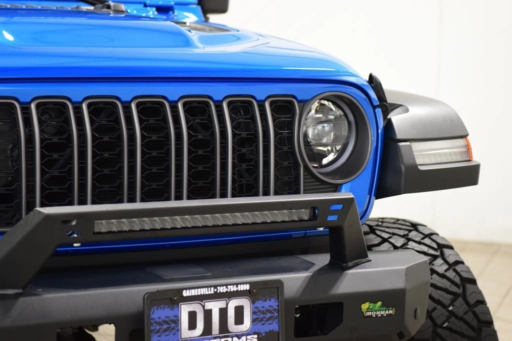 2025 Jeep JT Gladiator - Image 11 of 31