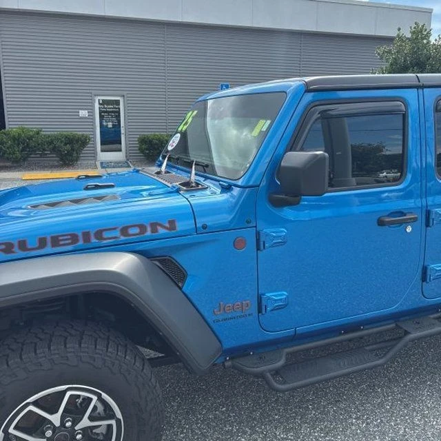 2025 Jeep JT Gladiator - Image 5 of 28
