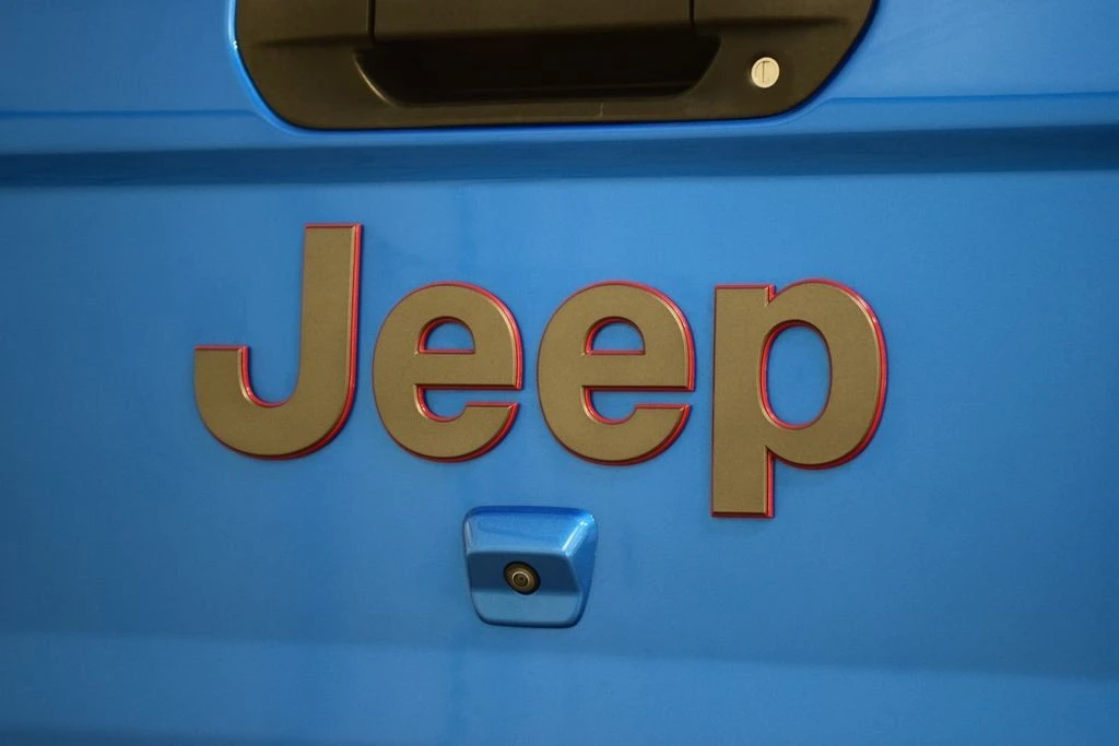 2025 Jeep JT Gladiator - Image 26 of 31
