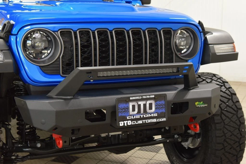 2025 Jeep JT Gladiator - Image 13 of 31