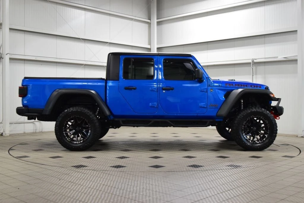 2025 Jeep JT Gladiator - Image 9 of 31