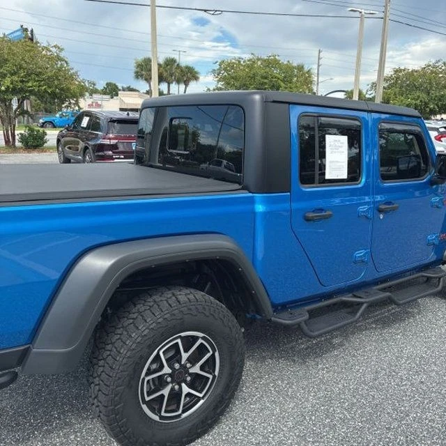 2025 Jeep JT Gladiator - Image 12 of 28