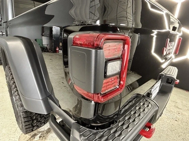 2025 Jeep JT Gladiator - Image 13 of 21