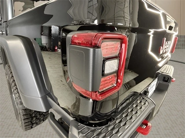 2025 Jeep JT Gladiator - Image 13 of 21
