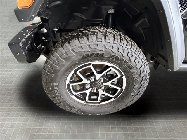 2025 Jeep JT Gladiator - Image 11 of 12