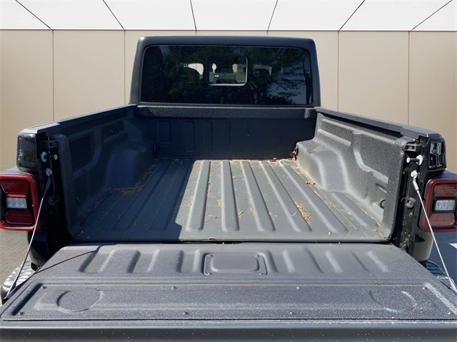 2025 Jeep JT Gladiator - Image 15 of 21