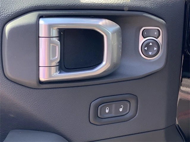 2025 Jeep JT Gladiator - Image 17 of 21