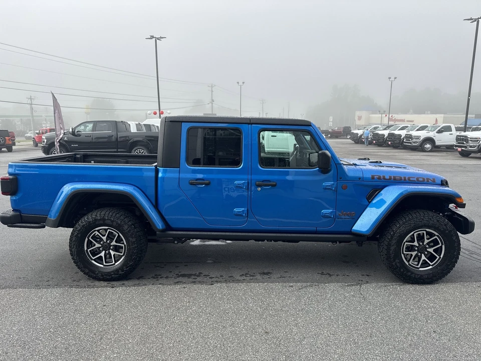 2025 Jeep JT Gladiator - Image 5 of 21