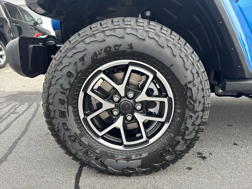 2025 Jeep JT Gladiator - Image 10 of 21