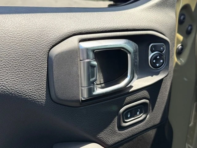 2025 Jeep JT Gladiator - Image 12 of 12