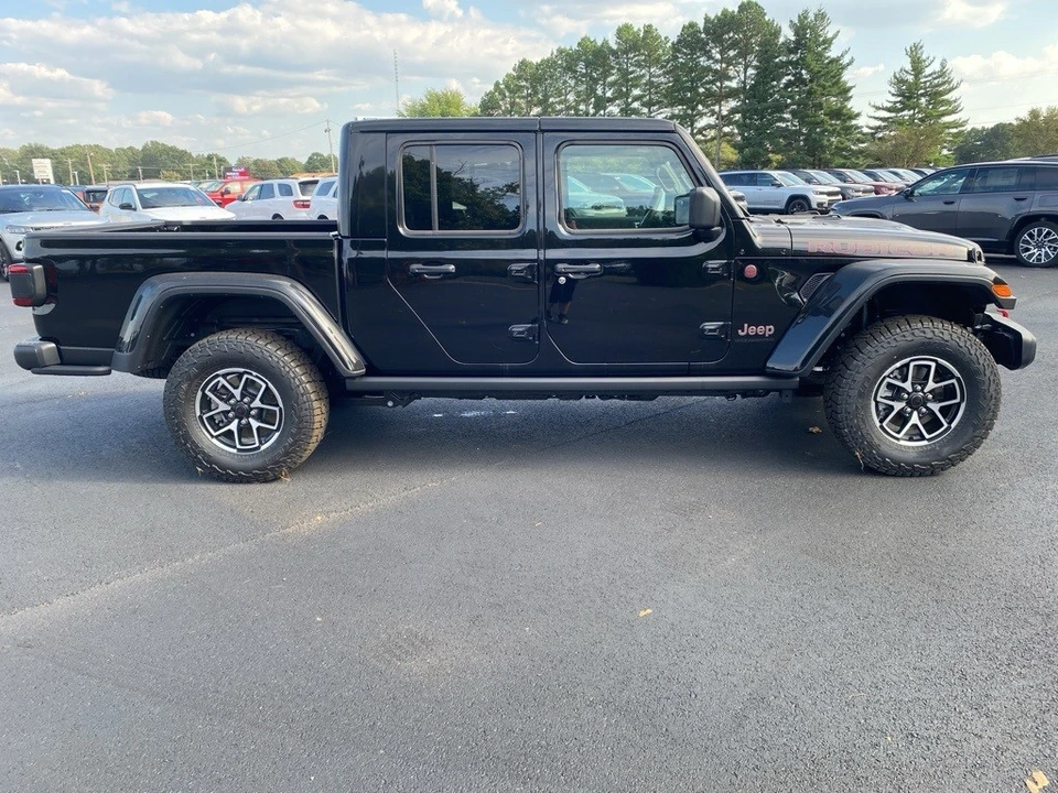 2025 Jeep JT Gladiator - Image 4 of 12