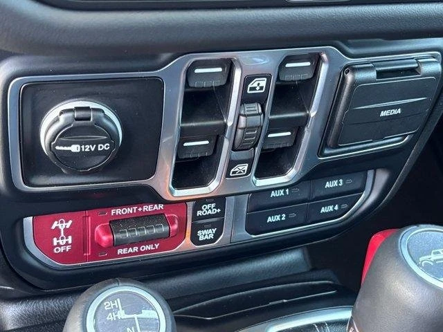2025 Jeep JT Gladiator - Image 8 of 10
