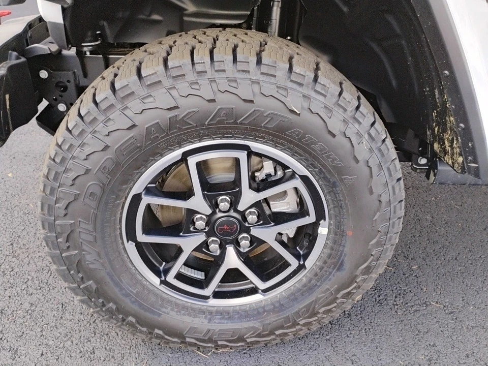 2025 Jeep JT Gladiator - Image 10 of 12