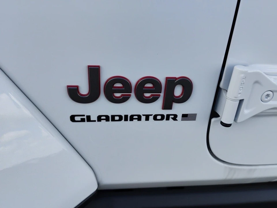 2025 Jeep JT Gladiator - Image 11 of 12