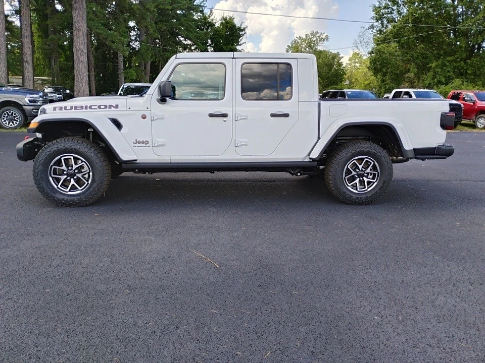 2025 Jeep JT Gladiator - Image 8 of 12