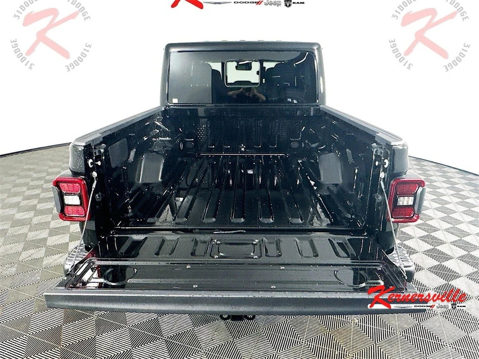 2025 Jeep JT Gladiator - Image 16 of 21