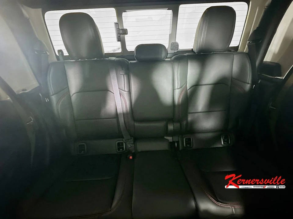 2025 Jeep JT Gladiator - Image 10 of 12