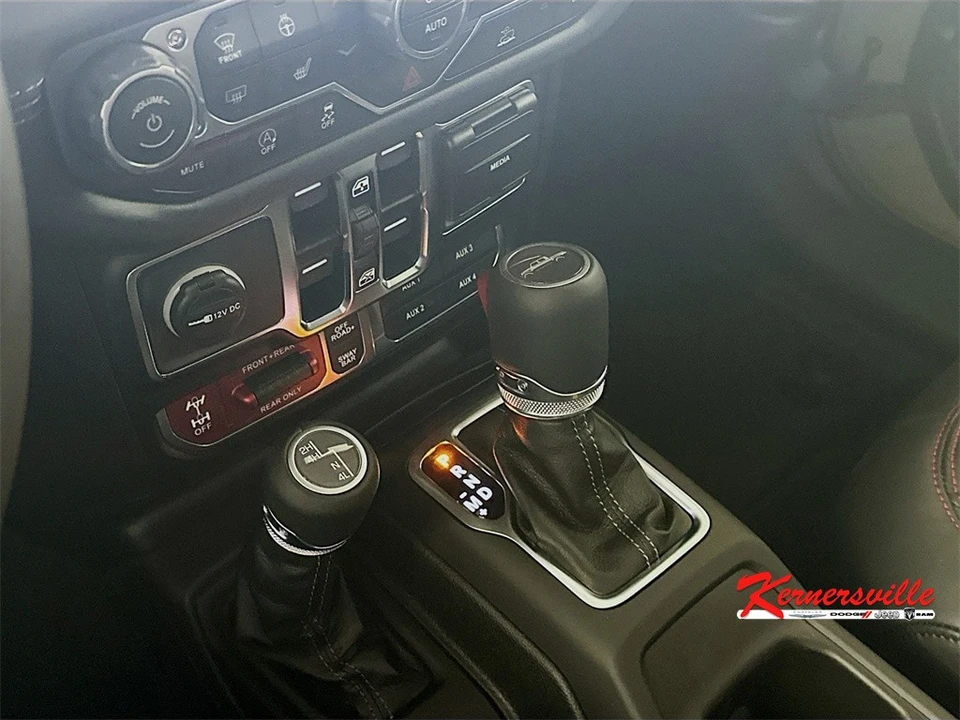 2025 Jeep JT Gladiator - Image 12 of 21
