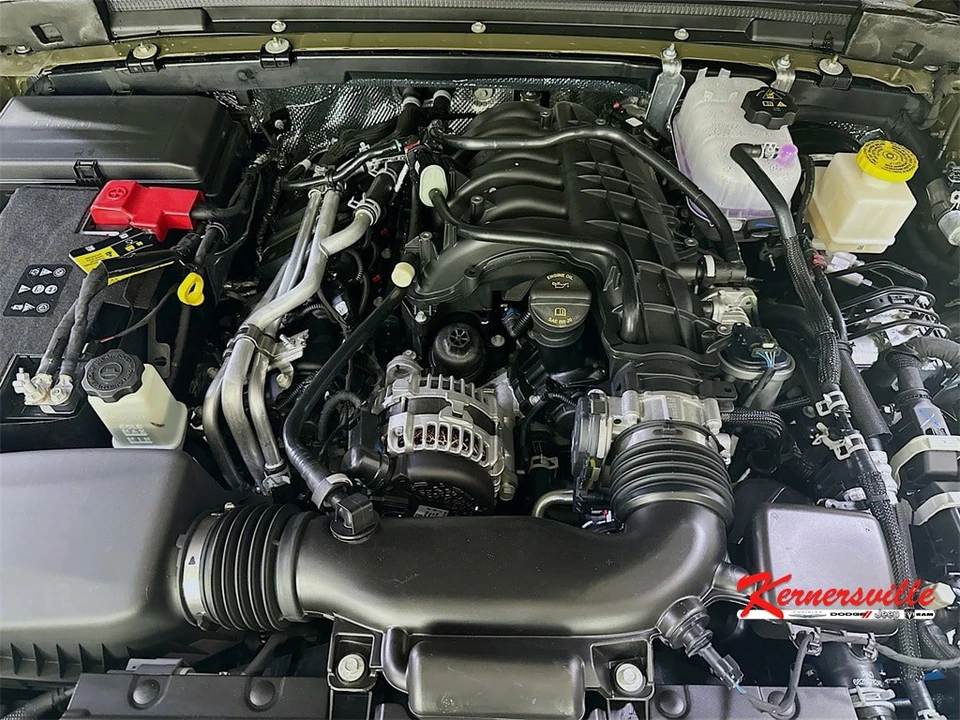 2025 Jeep JT Gladiator - Image 18 of 21