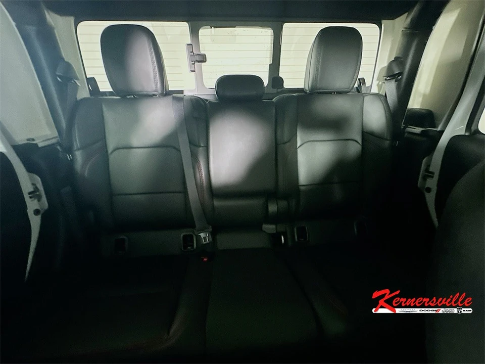 2025 Jeep JT Gladiator - Image 10 of 12