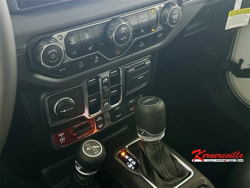 2025 Jeep JT Gladiator - Image 12 of 21