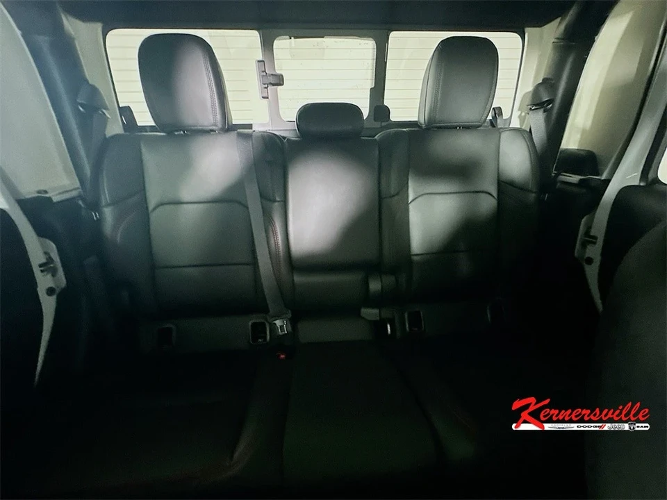 2025 Jeep JT Gladiator - Image 10 of 21