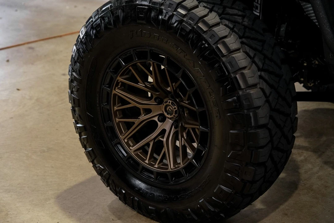 2025 Jeep JT Gladiator - Image 9 of 12