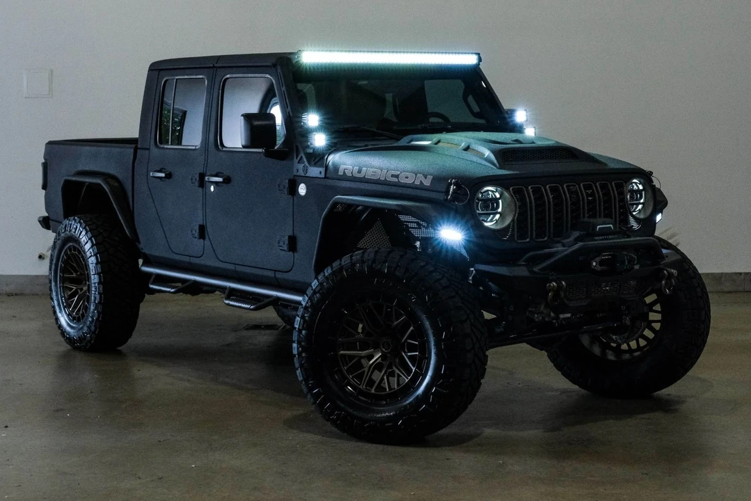 2025 Jeep JT Gladiator - Image 8 of 12