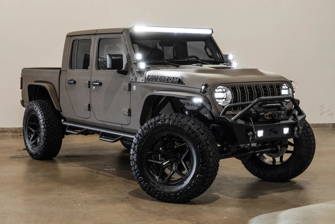 2025 Jeep JT Gladiator - Image 9 of 12