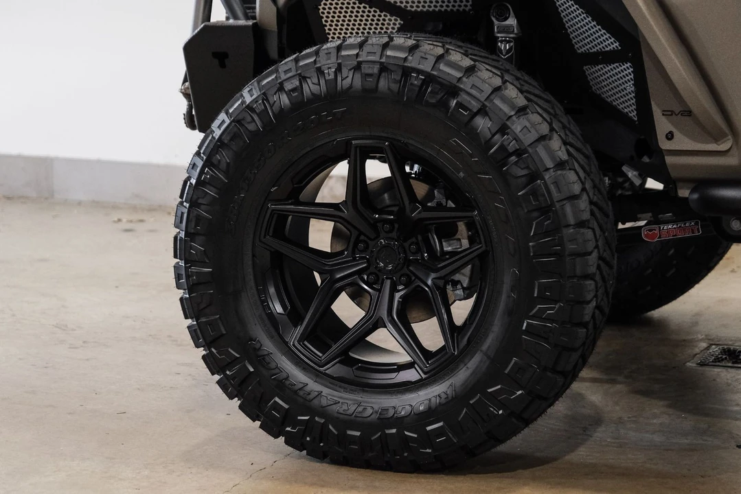2025 Jeep JT Gladiator - Image 10 of 12