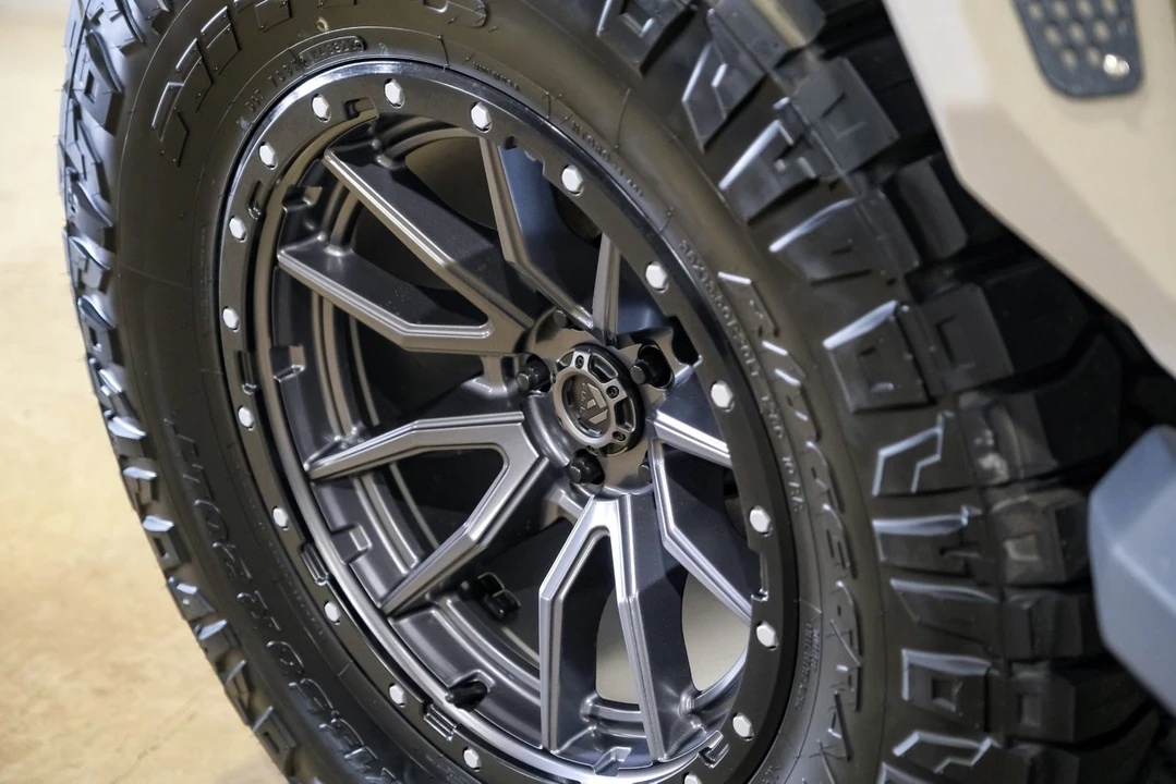 2025 Jeep JT Gladiator - Image 9 of 12