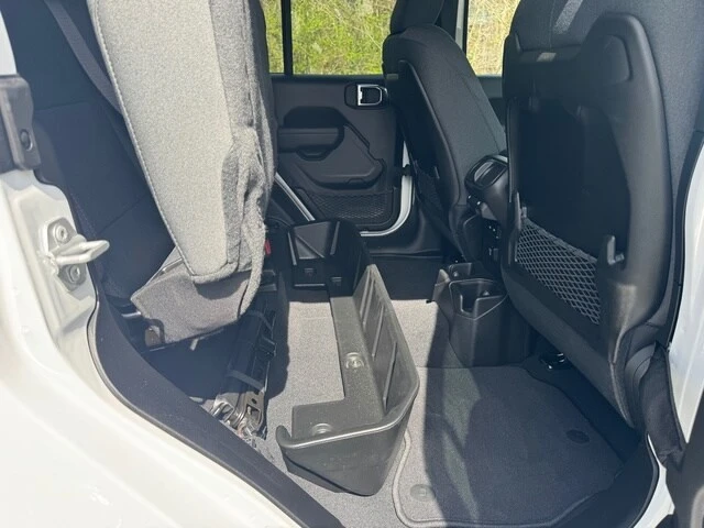 2025 Jeep JT Gladiator - Image 16 of 21