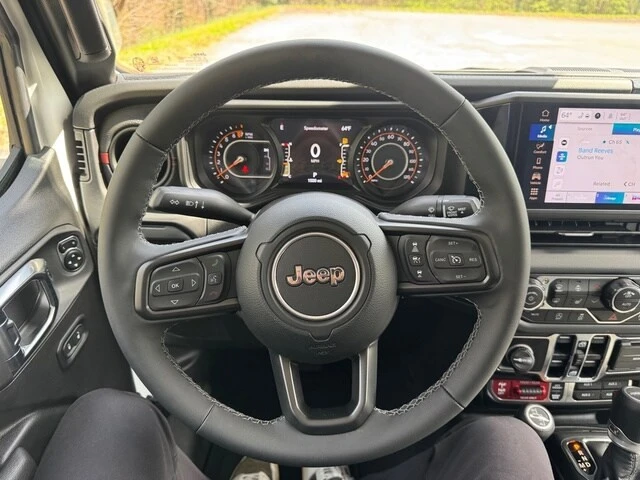 2025 Jeep JT Gladiator - Image 18 of 21