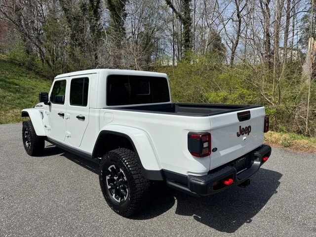 2025 Jeep JT Gladiator - Image 8 of 21