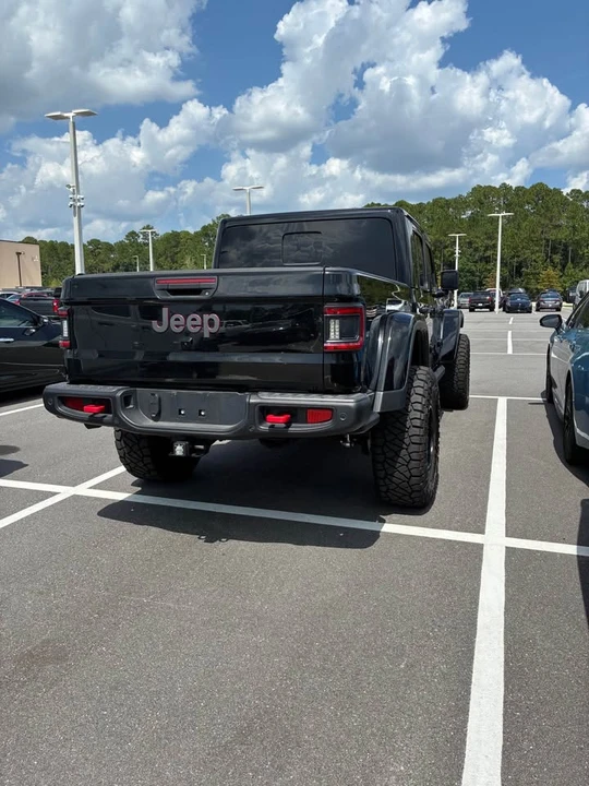 2025 Jeep JT Gladiator - Image 3 of 9