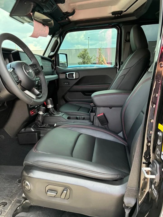 2025 Jeep JT Gladiator - Image 5 of 9