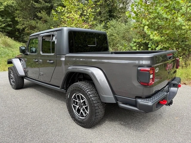 2025 Jeep JT Gladiator - Image 10 of 21