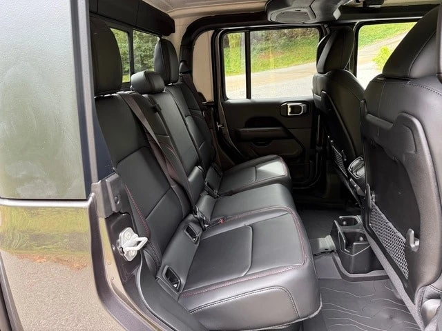 2025 Jeep JT Gladiator - Image 18 of 21