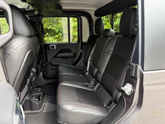 2025 Jeep JT Gladiator - Image 16 of 21